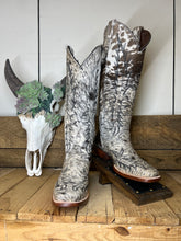 Load image into Gallery viewer, Ximena Boots
