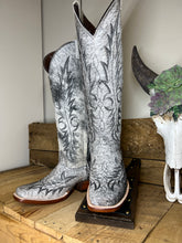 Load image into Gallery viewer, Ximena Boots
