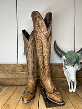 Load image into Gallery viewer, Isabela Boots

